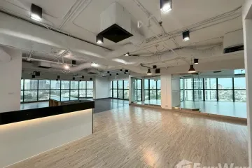Office for rent in Khlong Tan Nuea, Bangkok near BTS Ekkamai