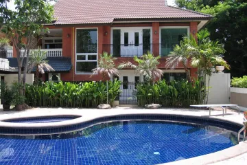 3 Bedroom House for rent in Khlong Tan Nuea, Bangkok