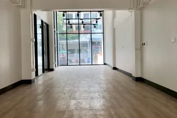 4 Bedroom Townhouse for rent in Bang Chak, Bangkok near BTS Punnawithi