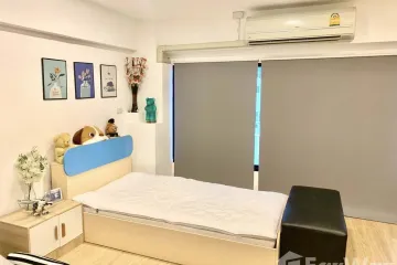 Condo for rent in Wang Mai, Bangkok near BTS National Stadium