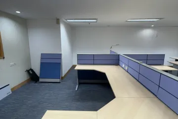 Office for rent in Din Daeng, Bangkok near MRT Huai Khwang