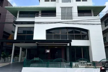 7 Bedroom House for rent in Phlapphla, Bangkok