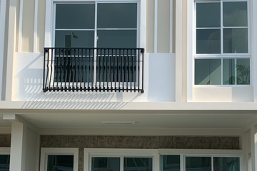 3 Bedroom Townhouse for rent in Dokmai, Bangkok