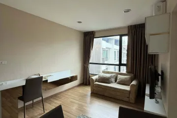 1 Bedroom Condo for rent in Chorakhe Bua, Bangkok