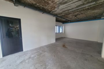 Commercial for rent in Khlong Toei Nuea, Bangkok near MRT Phetchaburi