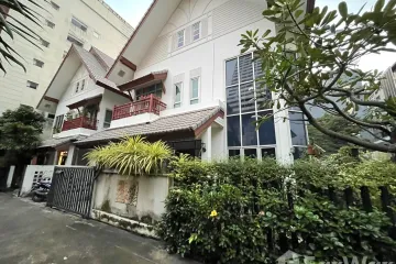 5 Bedroom House for rent in Lumpini, Bangkok near BTS Nana