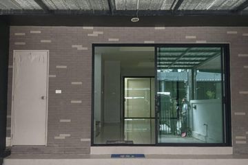 3 Bedroom Townhouse for rent in Samrong Nuea, Samut Prakan near MRT Thipphawan