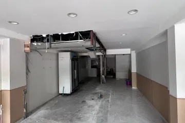 4 Bedroom Commercial for rent in Khlong Tan Nuea, Bangkok