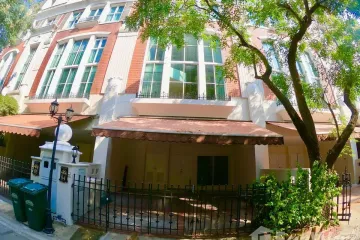 4 Bedroom Townhouse for rent in Khlong Tan Nuea, Bangkok
