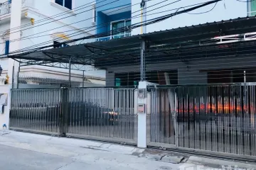 2 Bedroom House for rent in Sam Sen Nok, Bangkok