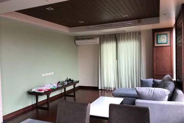 3 Bedroom Condo for rent in Chatuchak, Bangkok near MRT Phaholyothin 24