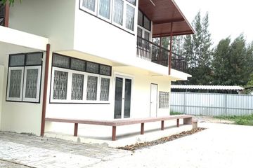 3 Bedroom House for rent in Din Daeng, Bangkok near MRT Ratchadaphisek