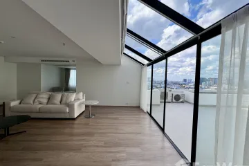 3 Bedroom Condo for rent in Baan Thai Ekkamai, Khlong Tan Nuea, Bangkok