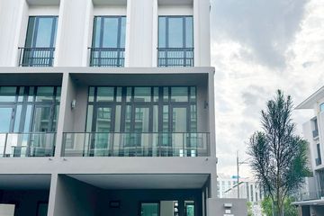 3 Bedroom Townhouse for rent in Chan Kasem, Bangkok near MRT Chankasem