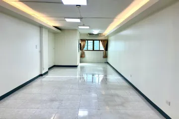 Office for rent in Suriyawong, Bangkok near BTS Chong Nonsi