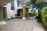 5 Bedroom House for rent in Narasiri Pattanakarn-Srinakarin, Suan Luang, Bangkok near MRT Khlong Kalantan