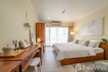 Condo for rent in Khlong Toei Nuea, Bangkok near MRT Phetchaburi