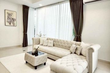 5 Bedroom House for rent in Sam Sen Nok, Bangkok near MRT Phawana