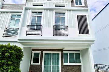 3 Bedroom Townhouse for rent in Dokmai, Bangkok