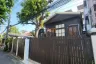 3 Bedroom House for rent in Din Daeng, Bangkok near MRT Phra Ram 9