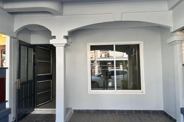 2 Bedroom Townhouse for rent in Chan Kasem, Bangkok near MRT Chankasem