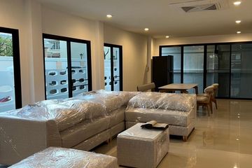 2 Bedroom Townhouse for rent in Samrong Nuea, Samut Prakan near BTS Bearing
