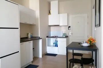 Condo for rent in Khlong Ton Sai, Bangkok near BTS Charoen Nakhon