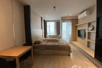 Condo for rent in RHYTHM Ekkamai, Khlong Tan Nuea, Bangkok near BTS Ekkamai