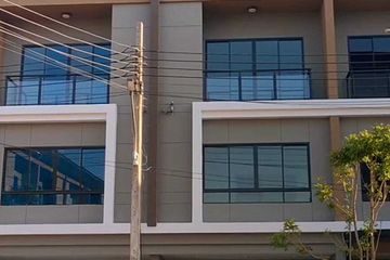 4 Bedroom Townhouse for rent in Tha Raeng, Bangkok