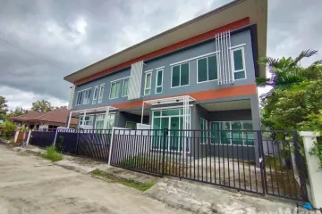 3 Bedroom Townhouse for sale in Nong Khwai, Chiang Mai