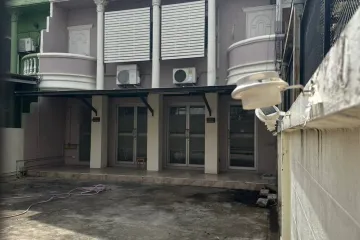 4 Bedroom Townhouse for rent in Sam Sen Nok, Bangkok near MRT Phawana
