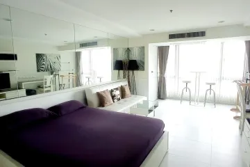 Condo for rent in Khlong Toei Nuea, Bangkok near BTS Nana
