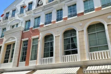 3 Bedroom Townhouse for rent in Chong Nonsi, Bangkok