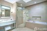 1 Bedroom Condo for rent in Oriental Residence, Lumpini, Bangkok near BTS Ploen Chit