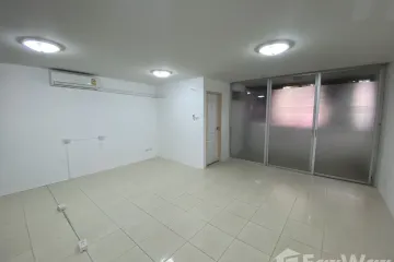 Condo for rent in Ratchada City 18, Sam Sen Nok, Bangkok near MRT Huai Khwang