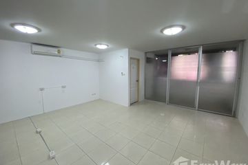 Condo for rent in Sam Sen Nok, Bangkok