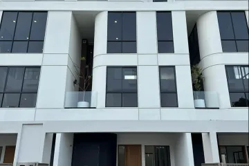 3 Bedroom Townhouse for rent in Bang Phong Pang, Bangkok