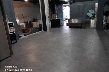 Commercial for rent in Khlong Tan Nuea, Bangkok