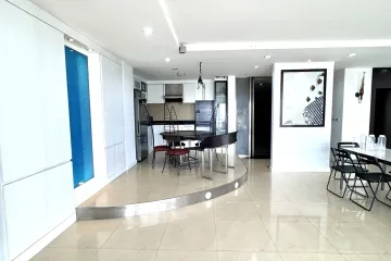 2 Bedroom Condo for rent in Bang Lamphu Lang, Bangkok near BTS Saphan Taksin