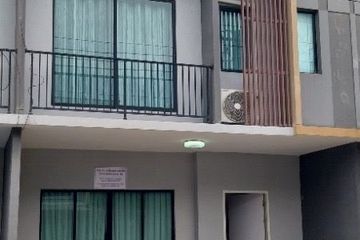 3 Bedroom Townhouse for rent in Dokmai, Bangkok