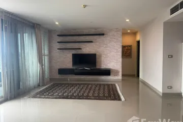3 Bedroom Condo for rent in Bang Lamphu Lang, Bangkok