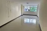 9 Bedroom Townhouse for rent in Phlapphla, Bangkok near MRT Rajamangala Stadium