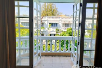 3 Bedroom Townhouse for rent in Khlong Tan Nuea, Bangkok
