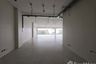 Office for rent in Suan Luang, Bangkok near MRT Phatthanakan