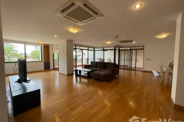 3 Bedroom Condo for rent in Phra Khanong Nuea, Bangkok near BTS Ekkamai