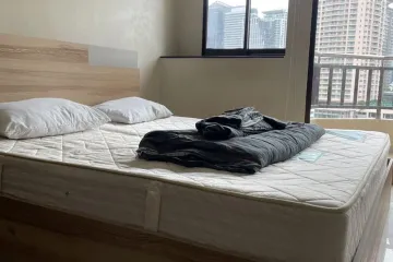 1 Bedroom Condo for rent in Thung Maha Mek, Bangkok near MRT Lumpini