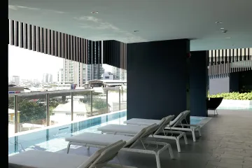 1 Bedroom Condo for rent in Khlong Ton Sai, Bangkok near BTS Wongwian Yai