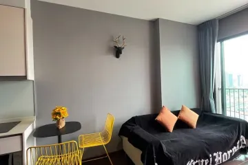 1 Bedroom Condo for rent in C Ekkamai, Khlong Tan Nuea, Bangkok near BTS Ekkamai
