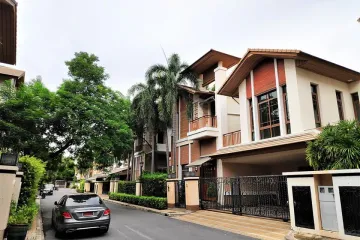 4 Bedroom House for rent in Phra Khanong Nuea, Bangkok near BTS Phra Khanong