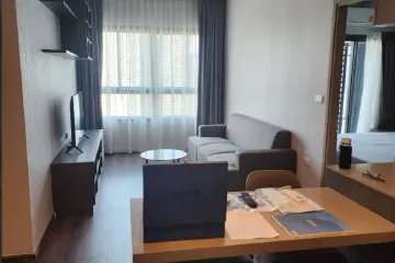 2 Bedroom Condo for rent in Huai Khwang, Bangkok near MRT Phra Ram 9